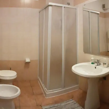 Locazione Menini - Appartamento Zona Stazione Padua Exterior foto